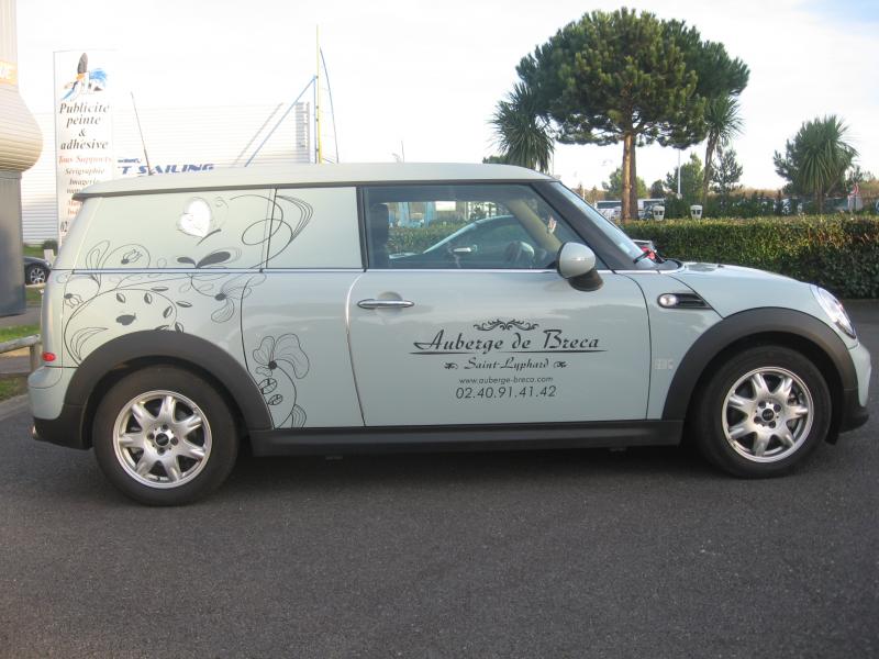 Marquage logo sur Mini Cooper