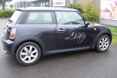 Marquage logo sur Mini Cooper